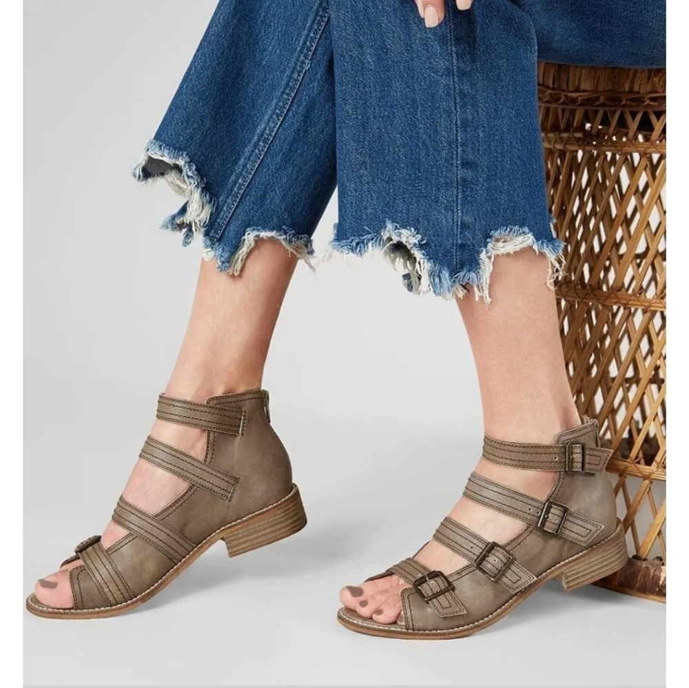 Gimmicks by BKE Tan Ankle Booties